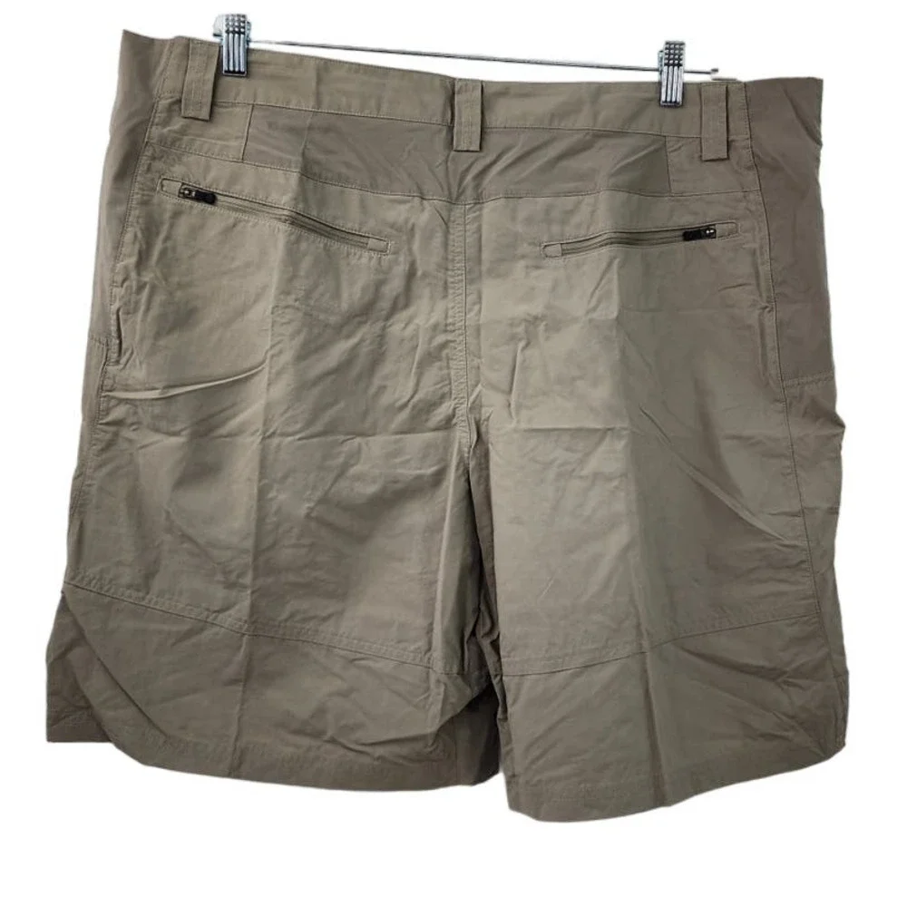 New NWT Men's Columbia Titanium UPF‎ 50 Omni-Dry Limitless Size 42 Khaki 221